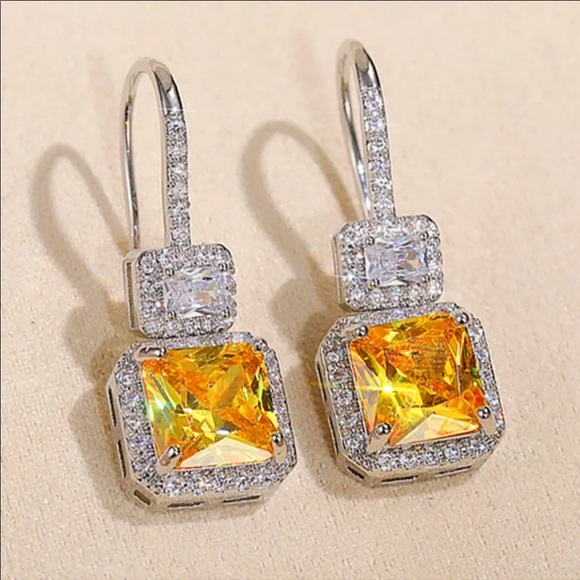 Jewelry - NEW Citrine Yellow Princess Square Drop Earrings